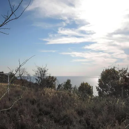 In At 300 M From The Сasa de vacaciones *